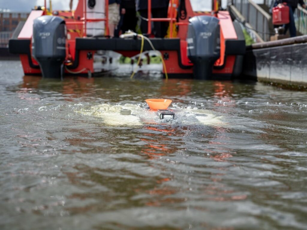 13 Marine Survey Sessions Hamburg homePORT BeeX Demonstration